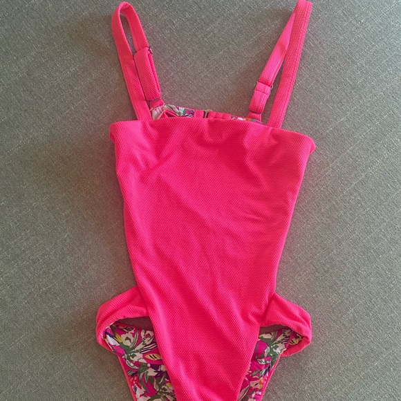 Reversible Maaji Fuchsia Dianthus Alicia Trikini One Piece - Picture 10 of 10